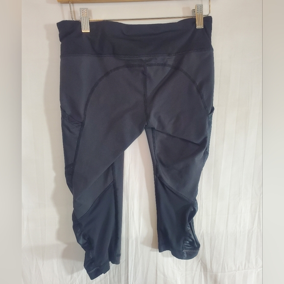 Lululemon Women’s Size 6 Legging Cut The Crop Pants Black Faux Leather 26" Waist - Picture 2 of 4